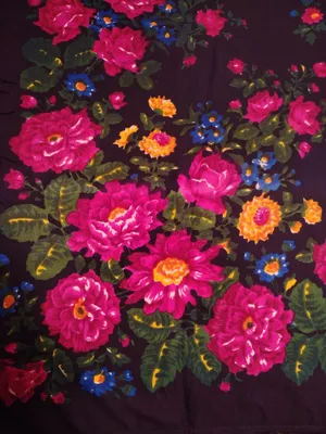 Vintaj uslubidagi katta ro‘mol, 155×155 sm, jun 1