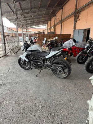 Benelli tnt 600 original 1