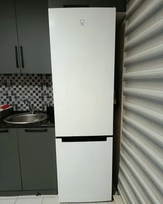 Холодильник Indesit 1