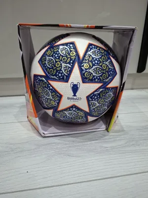 Продаётся оригинальный мяч, есть коробка, новый