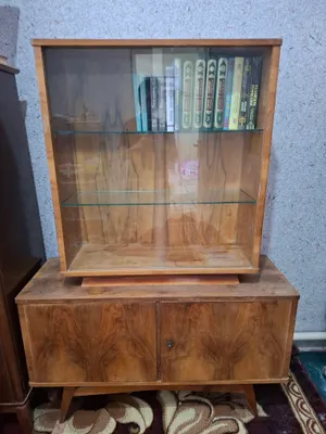 Книжный шкаф