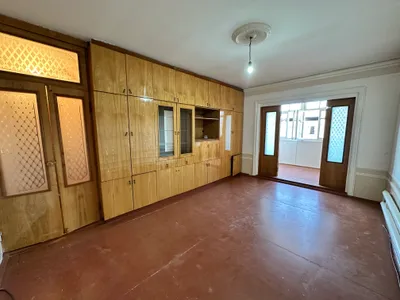 77-seriyali g‘ishtin uyda uch xonali kvartira sotiladi 1