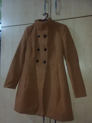 Женское пальто Zara горчично-коричневый цвет 1