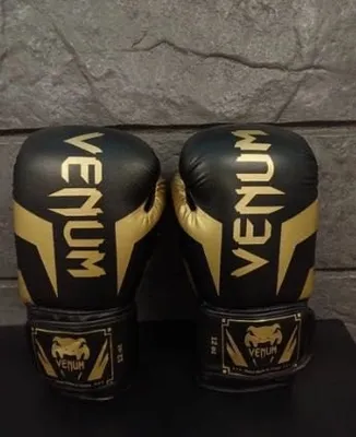 Срочно продаются боксерские перчатки Venum 10 OZ 1
