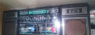 Sanyo magnitofoni sotiladi.