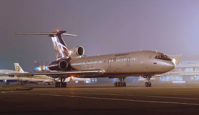 Rossiyaning Tu-154B samolyotining yig‘ma modeli, yelim sovg‘a sifatida! 1