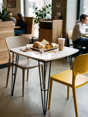 Стол и стулья для фудкорта BTT FastFood 4
