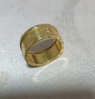 Золотое кольцо BVLGARI 1