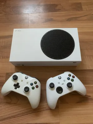 Xbox series s. 1 yillik gamepass ultimate bilan. 1