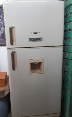 Продается холодильник Daewoo 1