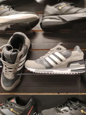 Кроссовки adidas