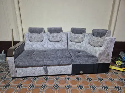 Продаётся мебельный диван, куплен год назад