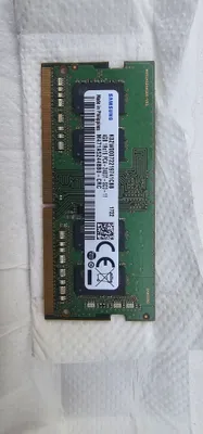 Оперативной памяти стандарта SO-DIMM DDR4 объемом 4 ГБ производства ко 1