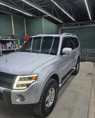 Внедорожник Mitsubishi Pajero 4 1