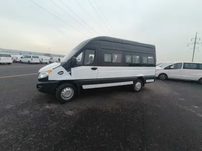 Микроавтобус JAC Sunray с двускатными колёсами, 2026 года 1