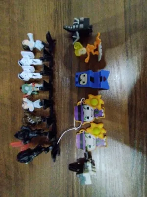 Turli kolleksiyalardagi kinderlarni sotaman