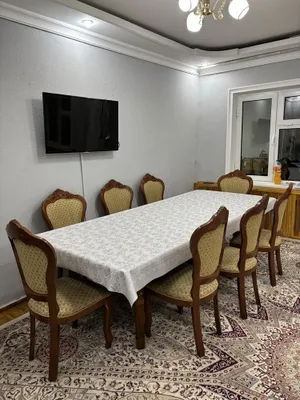 Стол и 8 стульев 1