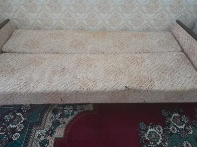 Kitobcha divan sotiladi
