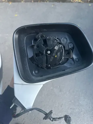Yon ko‘zgu. Ehtiyot qismlarga sotaman 1