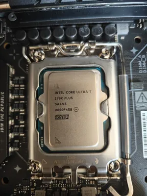 Core Ultra 7 270k + Asus ROG Strix B860-i Gaming Wifi 1
