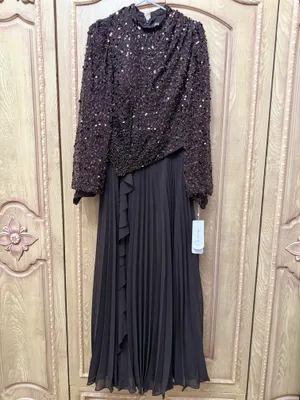 Yangi, bir marta kiyilgan, 38-o‘lcham, 180$ ga olingan 1