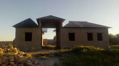 hovli sotiladi 2 ta xonasi bitgan 1