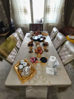 Продаются стол и стулья