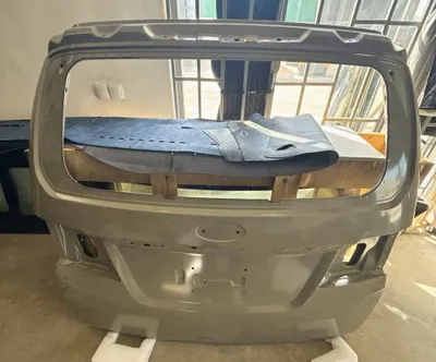 Продам заданию крышку багажника от авто JAC M4