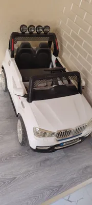 Yaxshi holatdagi bolalar elektr avtomobili sotiladi