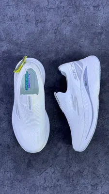 Skechers Ultira . 1