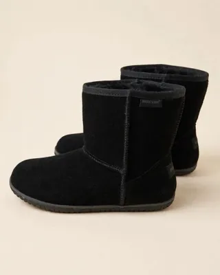 ugg. Naturalniy zamsheviy etik 1
