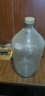 Продам Бутыль на 20 литров. Недорого.