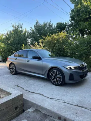 BMW i3 35L va 40L 2025, kulrang va po‘lat rang 1