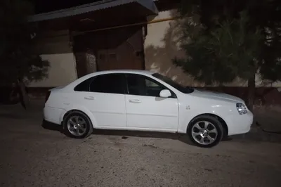 Lasetti 18 sotiladi mehanika gaz benzin mafon kalonka buferlari bor 1