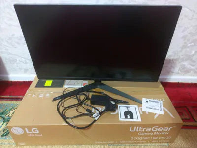 Игровой моник LG UltraGear+кронштейн
