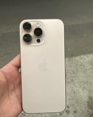 iPhone 16 Pro Max 1