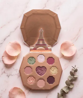 Essence «Emily in Paris» tenlar paletkasi 1