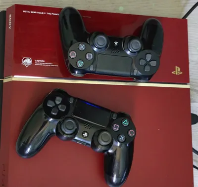 Playstation 4 slim. 1