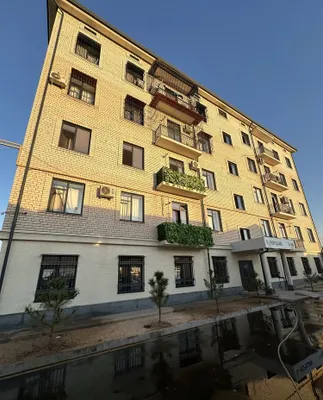 Продаётся квартира, в 500 метрах от поста Хасанбоя, 144 м², 1-й этаж 1