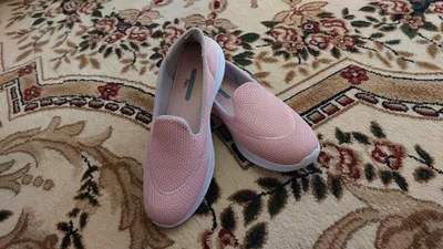 Skechers