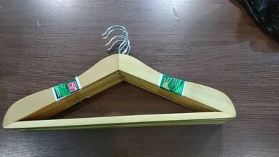 Вешалки для одежды деревянные 1
