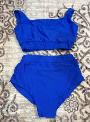 M/L o‘lchamdagi cho‘milish kiyimini sotaman