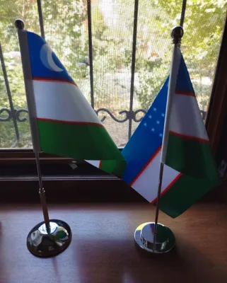 Флаг Республики Узбекистан, маленький, настольный 1