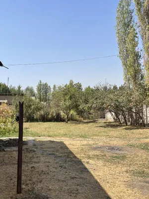 Продаётся дом с участком. Общая площадь — 16 соток. Срочно. 1