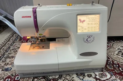 Вышивальная машинка б/у Janome