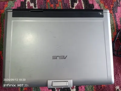 Ноутбук Asus 1