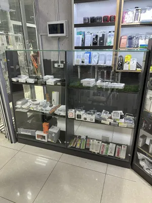Vitrina telfon aksesuar sotilgan 1