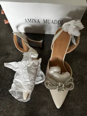 Amina Muaddi tufli