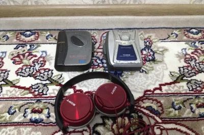 Плееры Sony Aiwa и наушники. 1