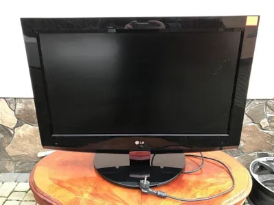 LG televizori sotiladi, diagonali 32 dyuym, Koreyada ishlab chiqarilgan